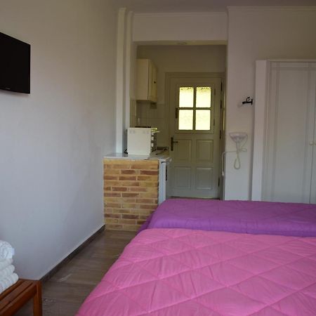 Rising Sun Apartments & Studios Benícesz Szoba fotó