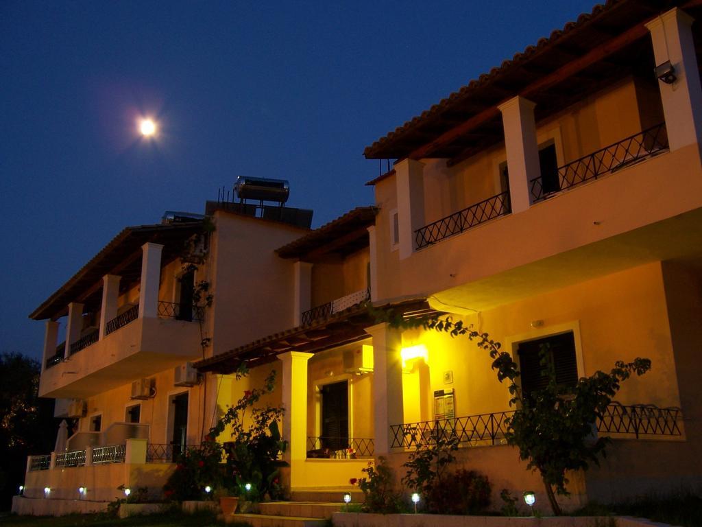 Rising Sun Apartments & Studios Benícesz Kültér fotó