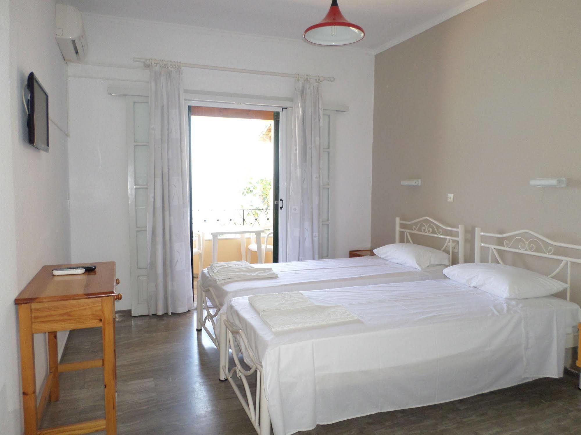 Rising Sun Apartments & Studios Benícesz Kültér fotó