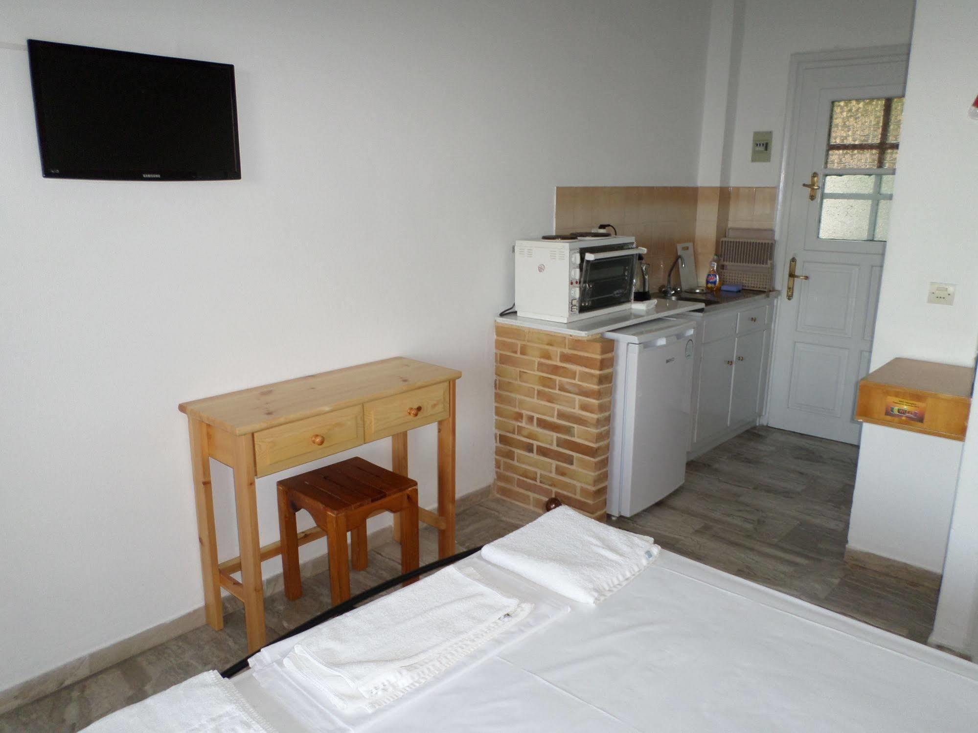 Rising Sun Apartments & Studios Benícesz Kültér fotó